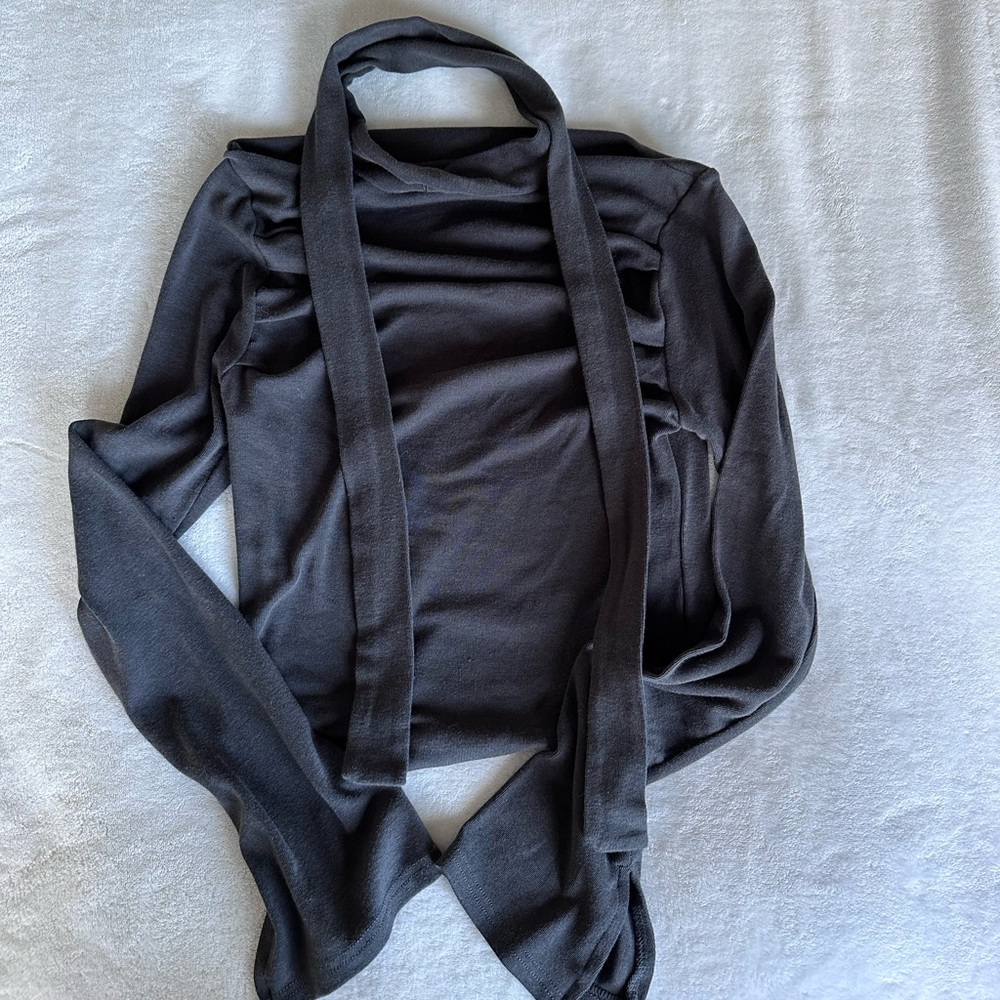 grey boatneck rouched longsleeve